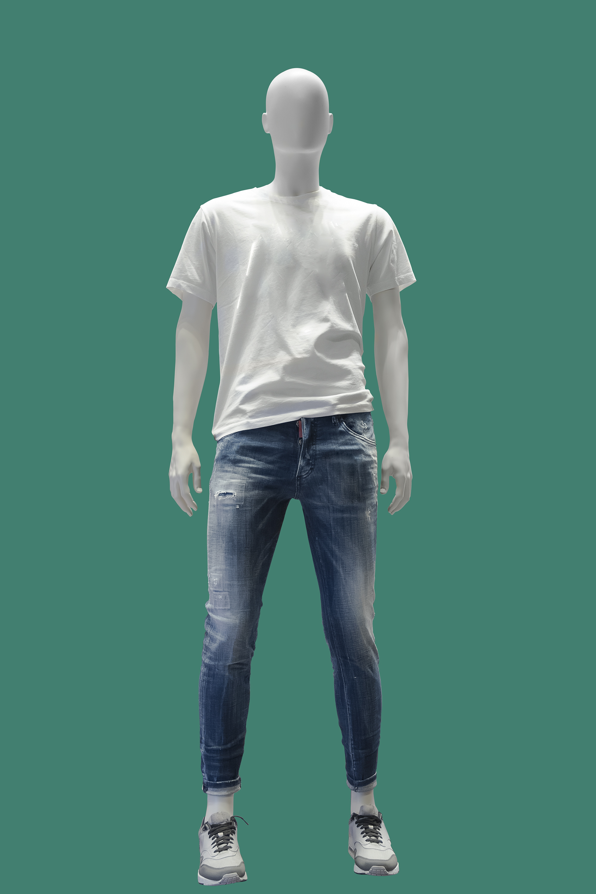 Full length male mannequin.